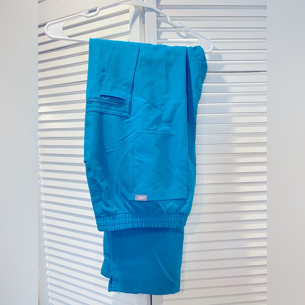 FIGS LIMITED EDITION TEAL. SIZE XL/TALL. HIGH WAISTED YOLA SKINNY SCRUB BOTTOM.